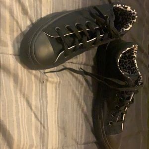 Black all star converse